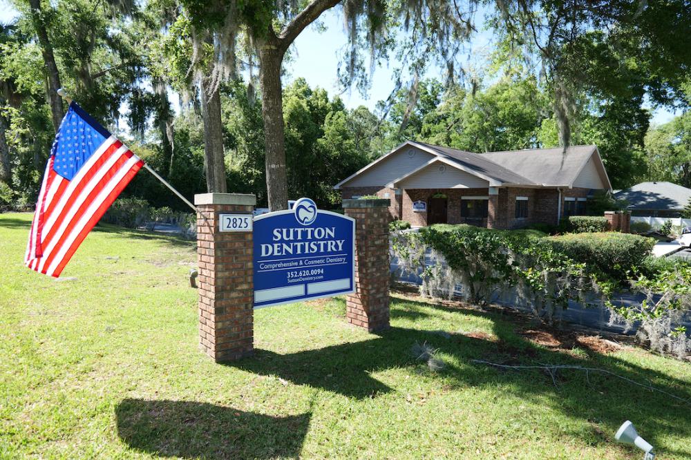 front sign at sutton dentistry in ocala fl